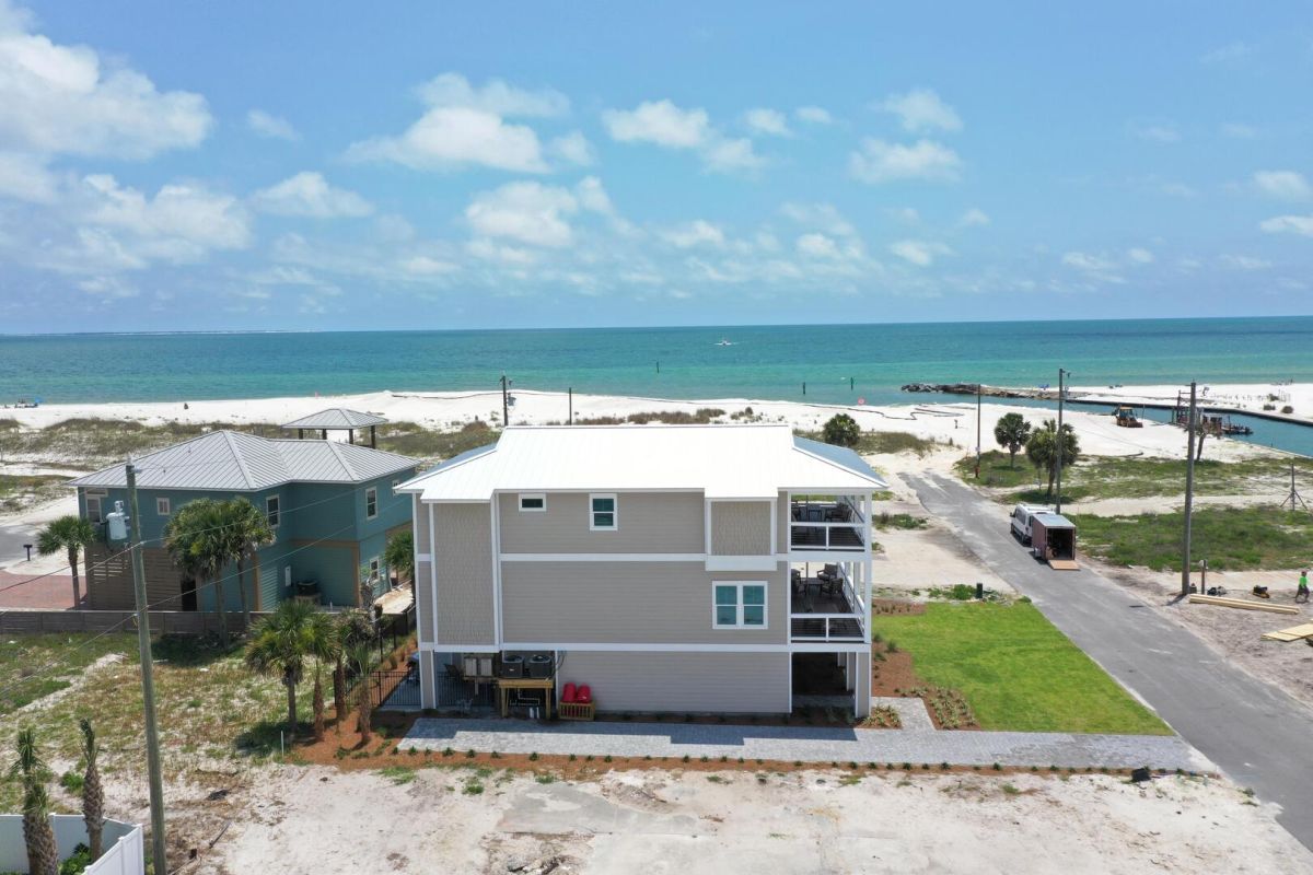 exterior view of mexico beach vacation rental